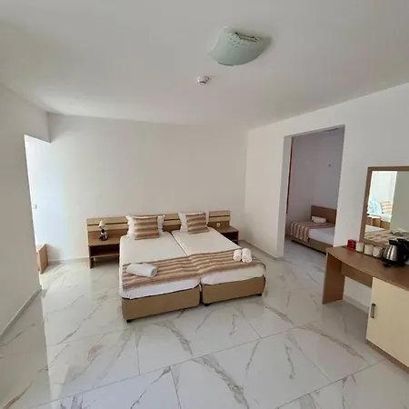 тропикана Hotel Primorsko